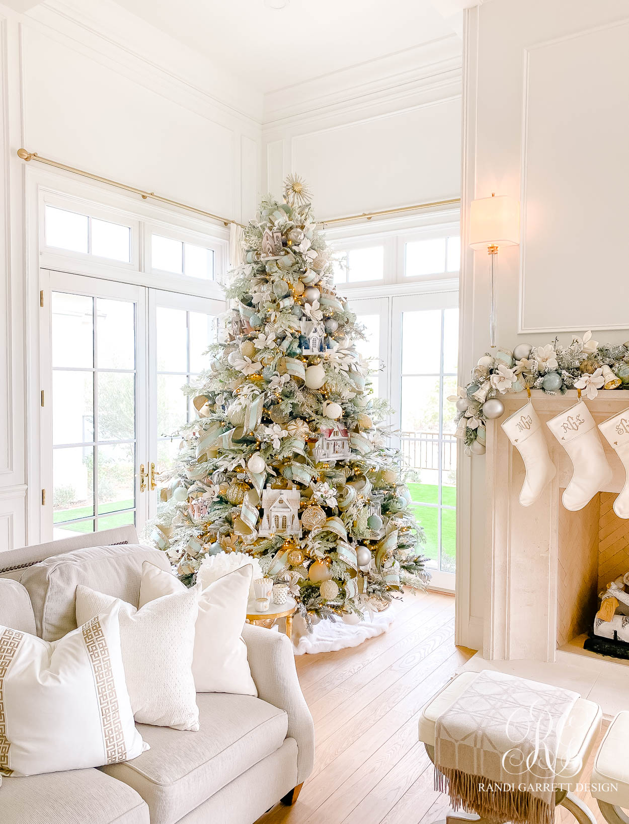 I'll be Home for Christmas Home Tour - Family Room Christmas tree decor