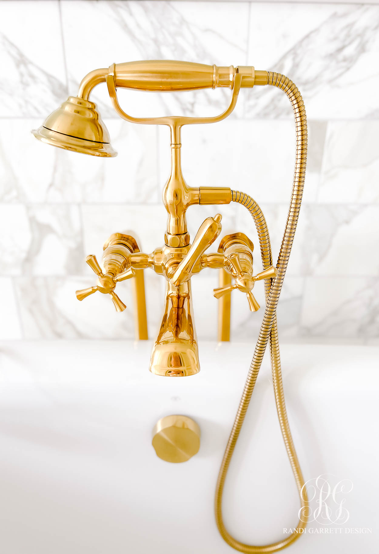 Brass tub faucet