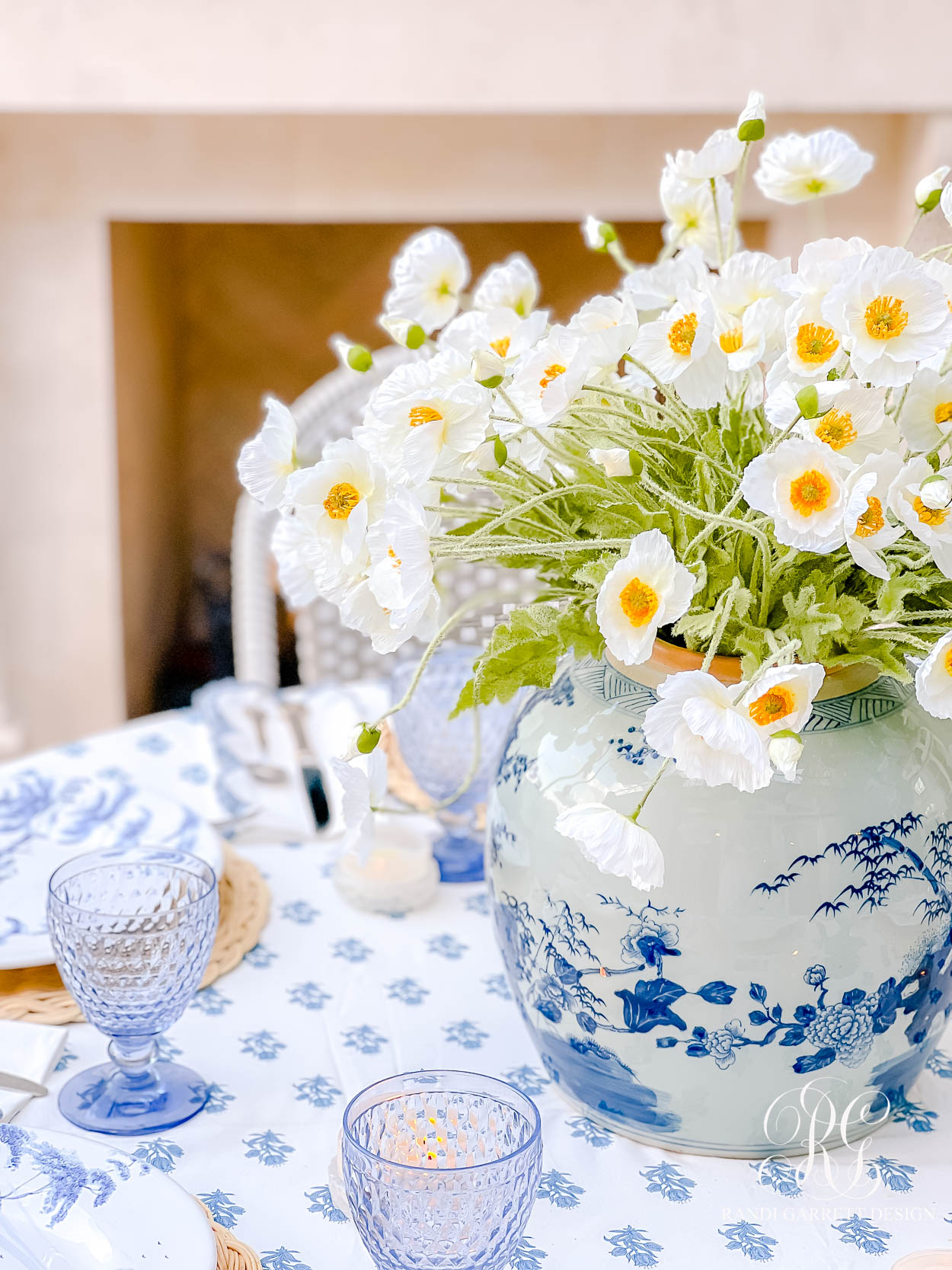 white poppy summer arrangement 