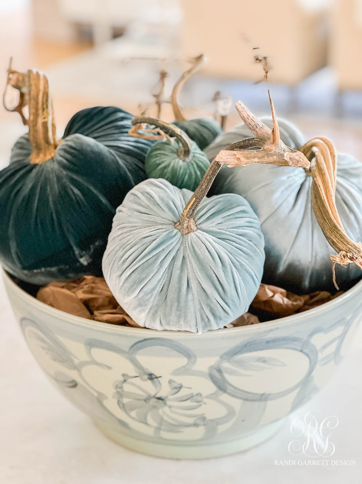 Velvet Pumpkin + Magnolia Fall Centerpiece Tutorial