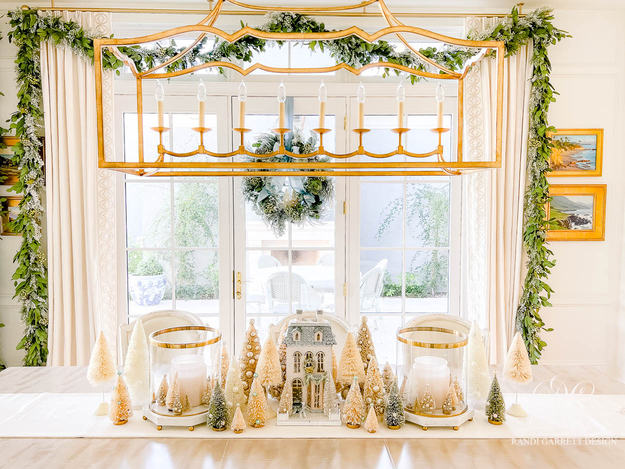 CHRISTMAS KITCHEN DECOR IN BLUE AND GOLD