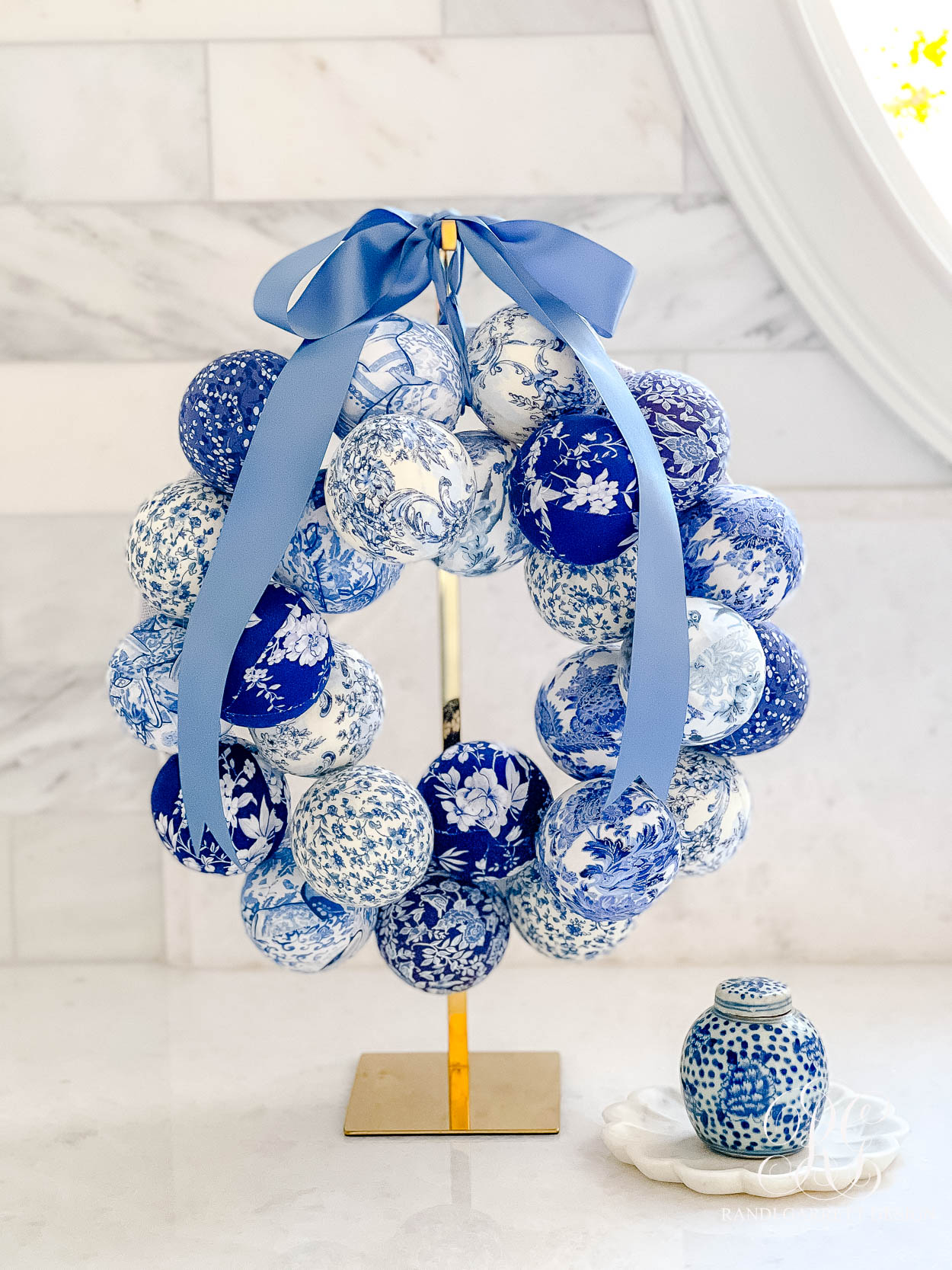 blue white chinoiserie wreath