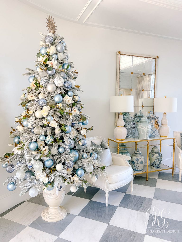 The Wren's Blue + White Christmas Entryway - Randi Garrett Design