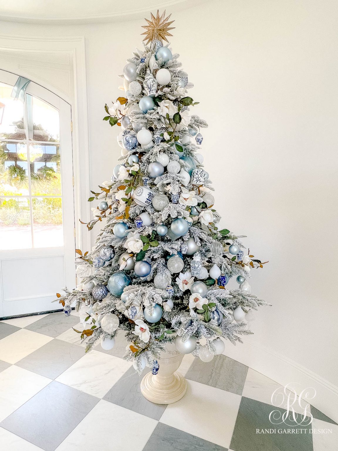 The Wren's Blue + White Christmas Entryway - Randi Garrett Design