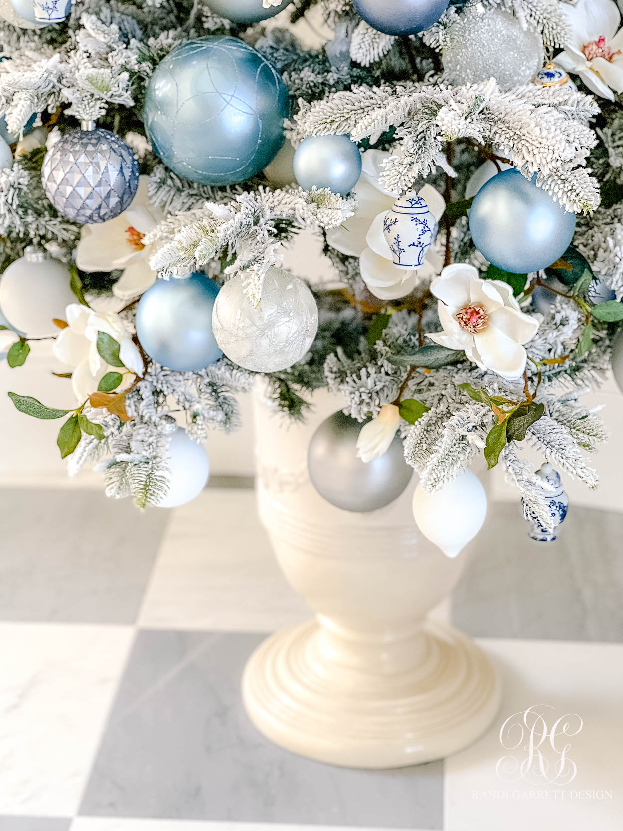 blue white ginger jar Christmas tree