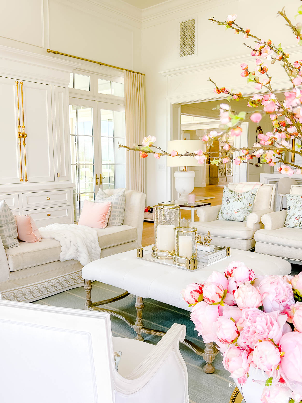 Spring Home Tour - Spring Decor Ideas for your Family Room