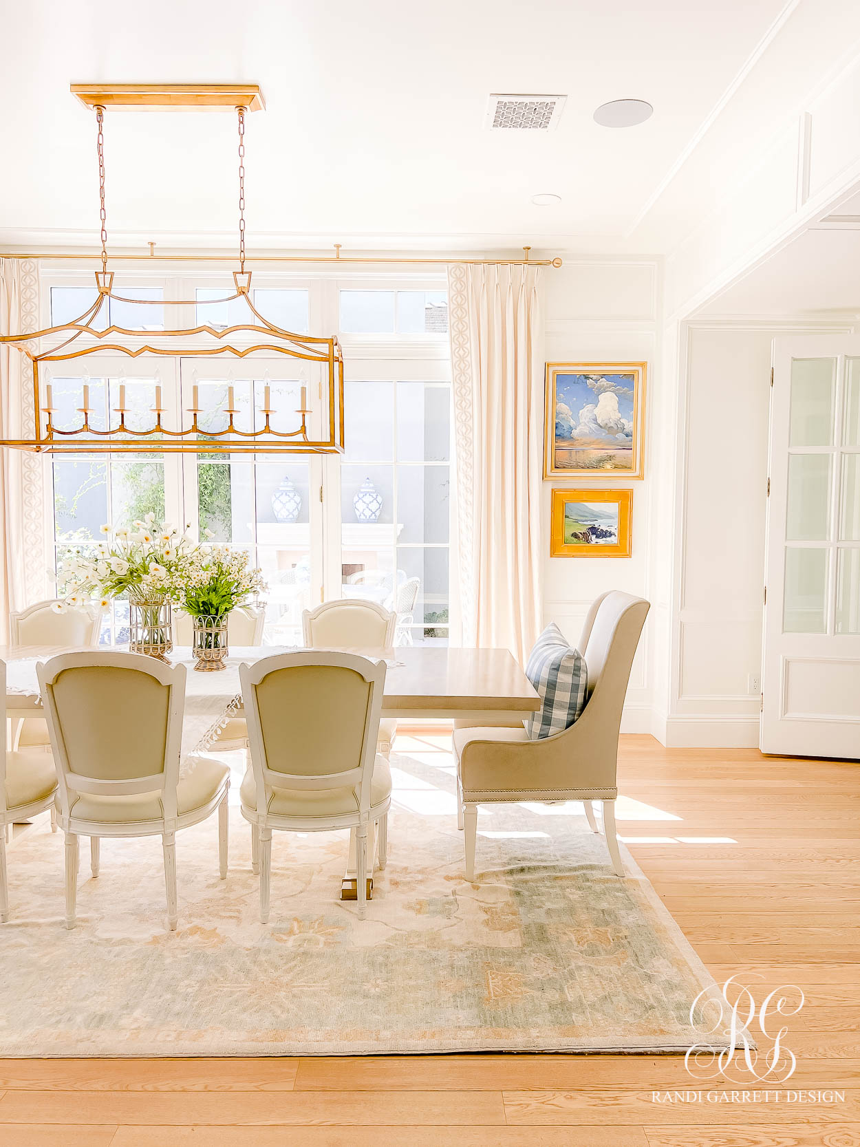 The Wren's Paint Colors + Wallpaper breakfast room