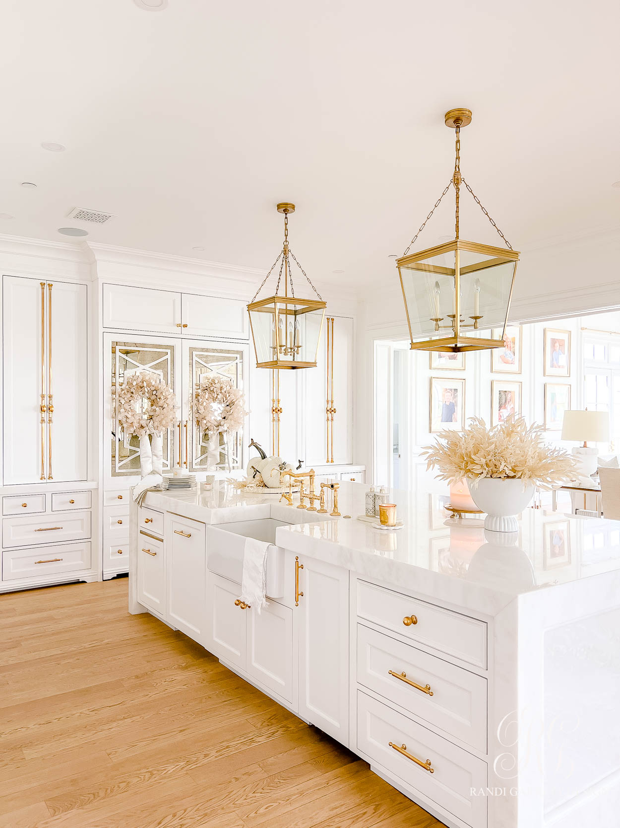 Glistening Gold: Stunning Kitchen Decor Ideas to Elevate Your Space