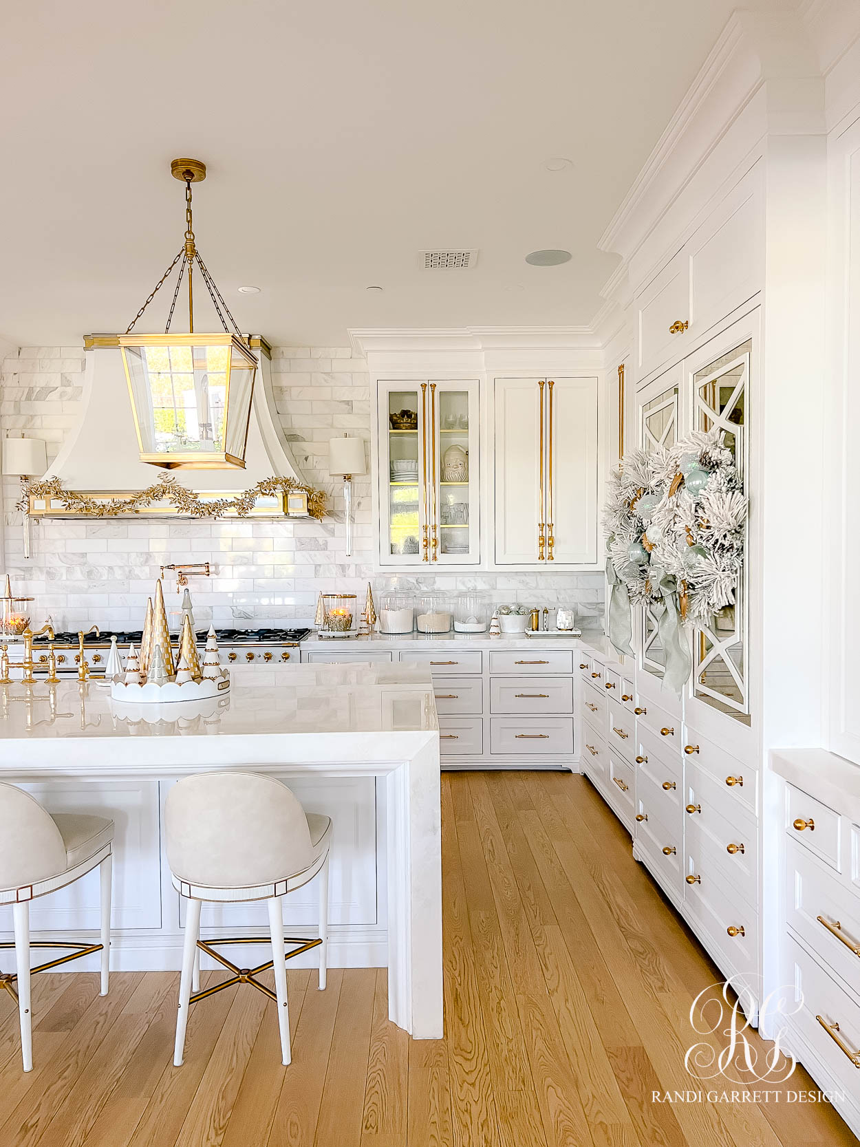 White and Gold Christmas Kitchen