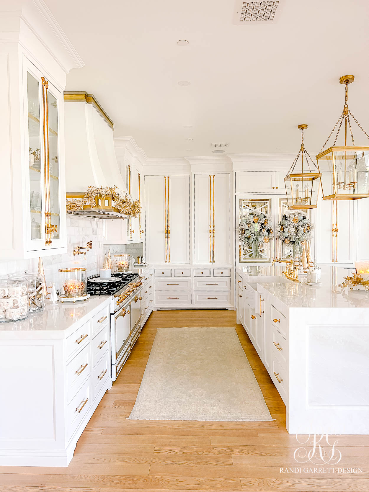 White and Gold Christmas Kitchen