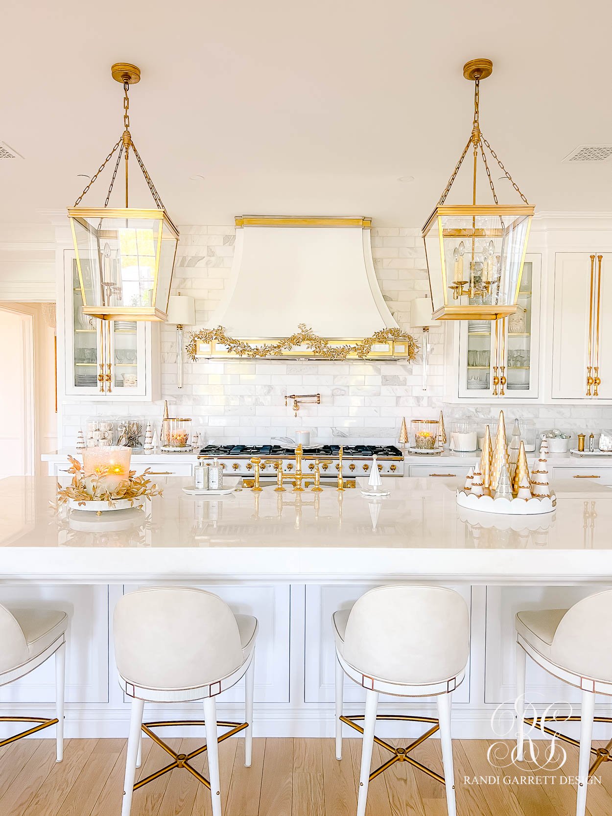 White and Gold Christmas Kitchen