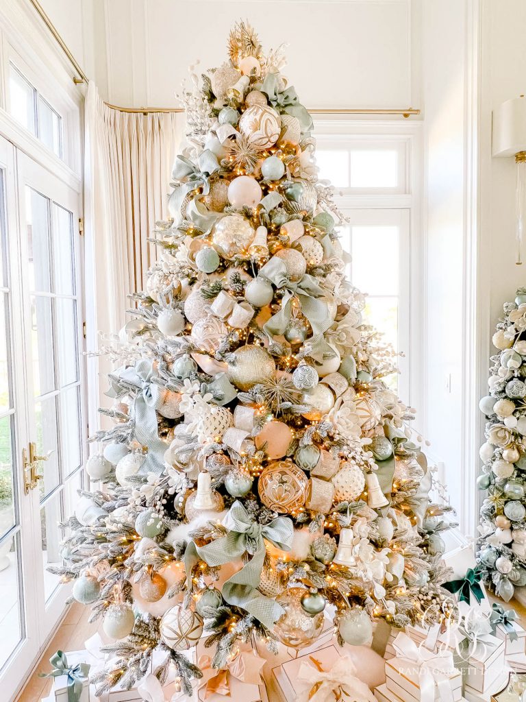 Luxe Christmas Family Room - Randi Garrett Design
