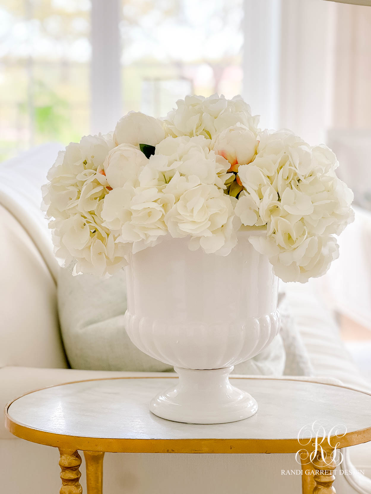 white hydrangea spring arrangement 