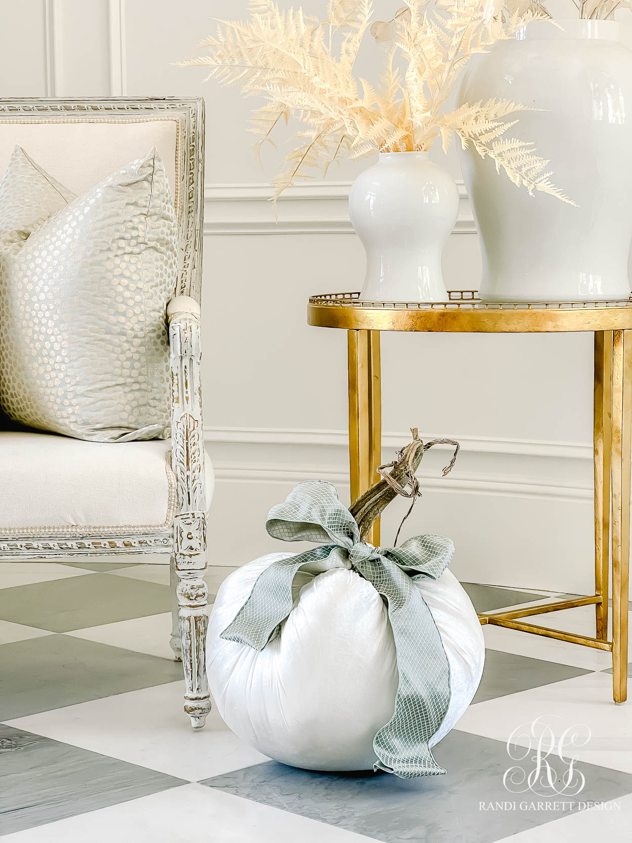 8 Ways to Style Velvet Pumpkins for Fall