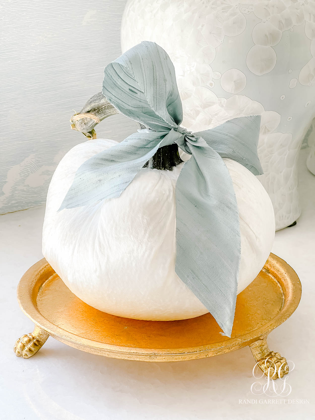 8 Ways to Style Velvet Pumpkins for Fall