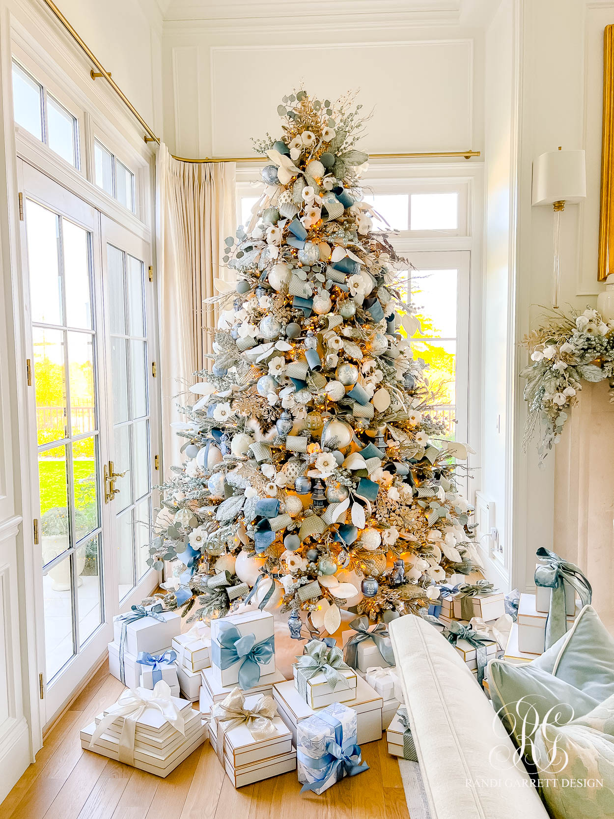 Styling a Dusty Blue Chinoiserie Christmas Tree