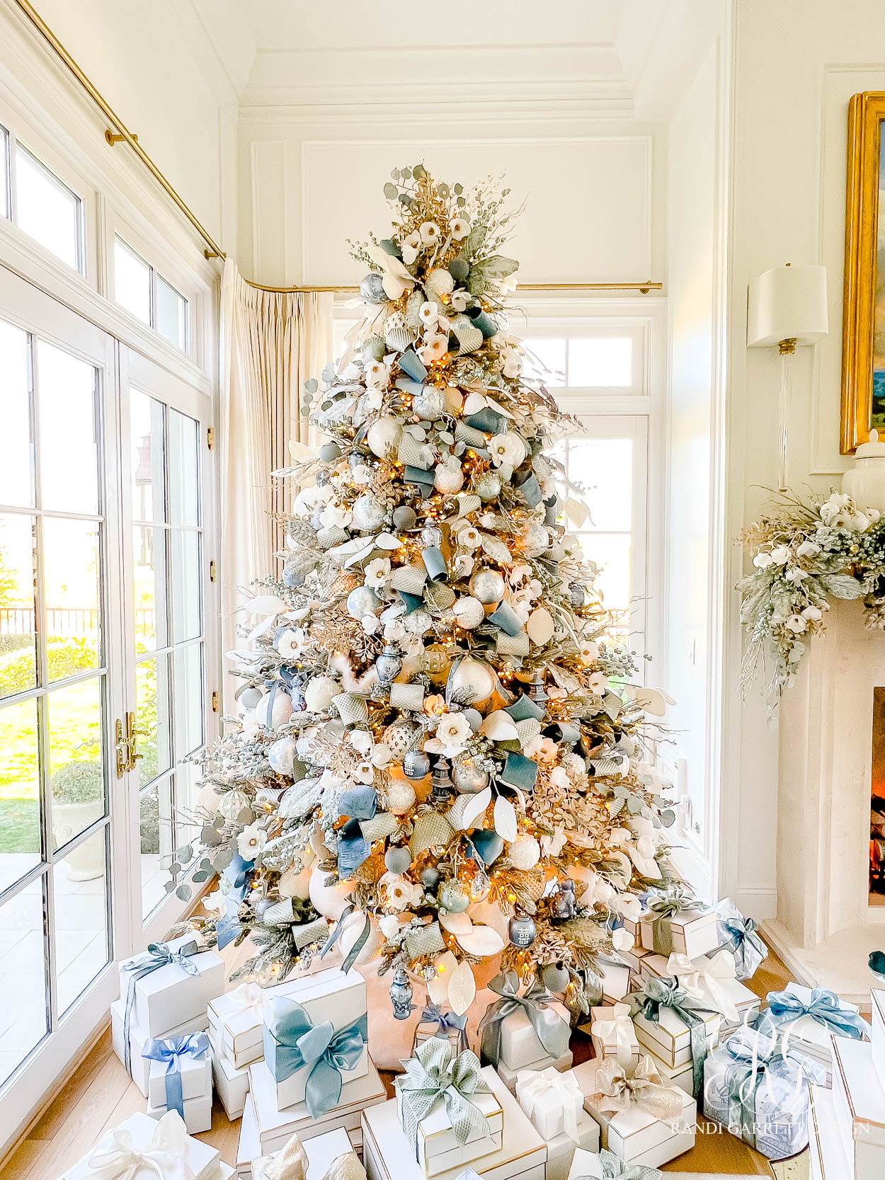 Styling a Dusty Blue Chinoiserie Christmas Tree