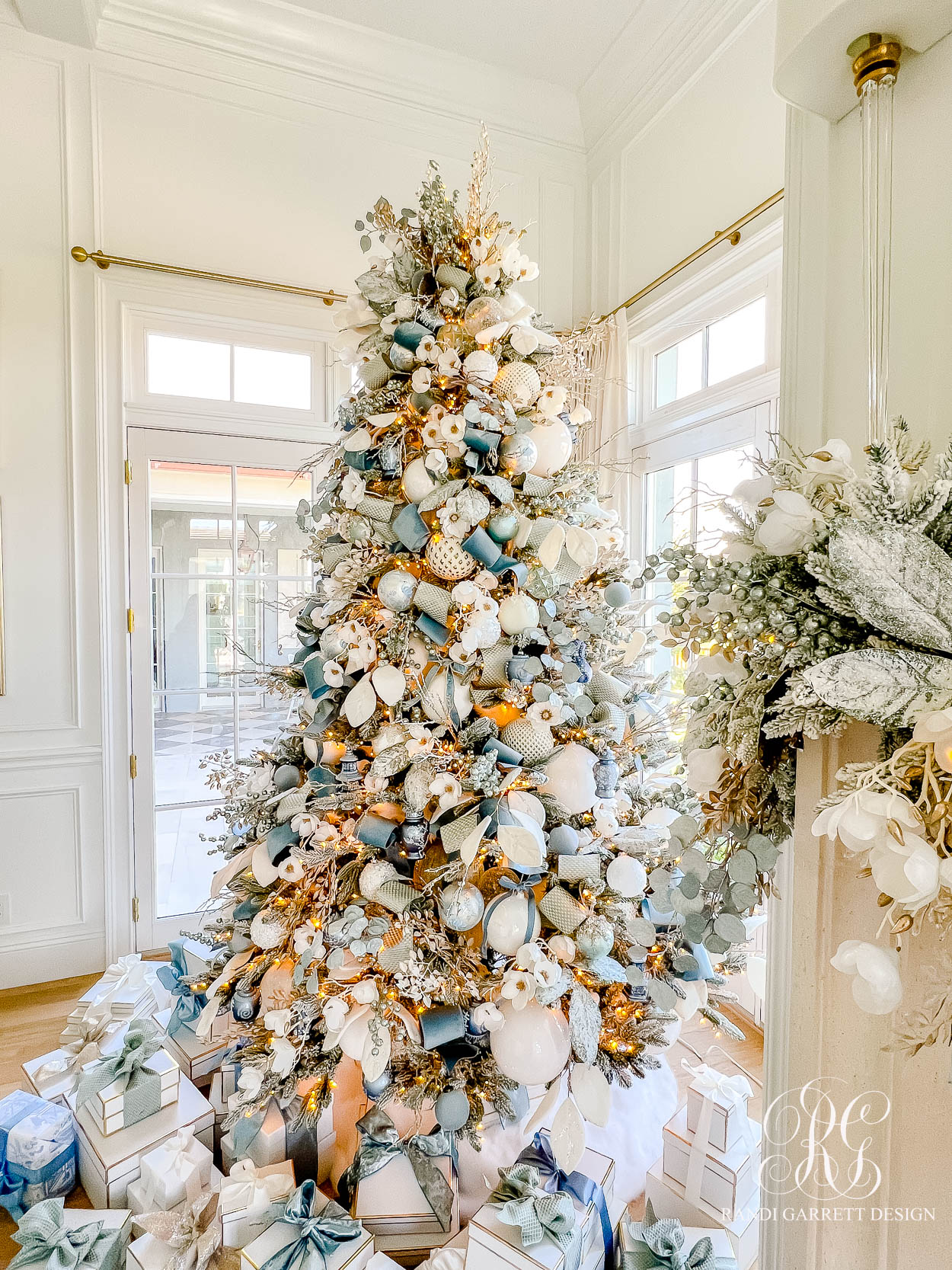 Dusty Blue Chinoiserie Christmas Tree