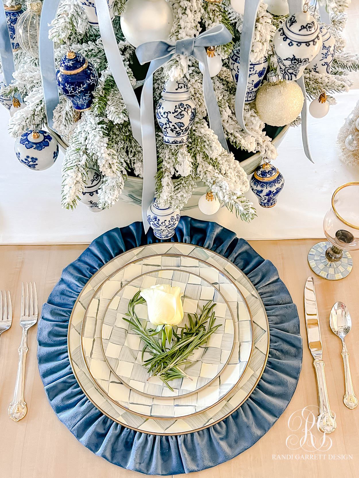 Simple Holiday Entertaining Ideas + Gorgeous Hosting Pieces