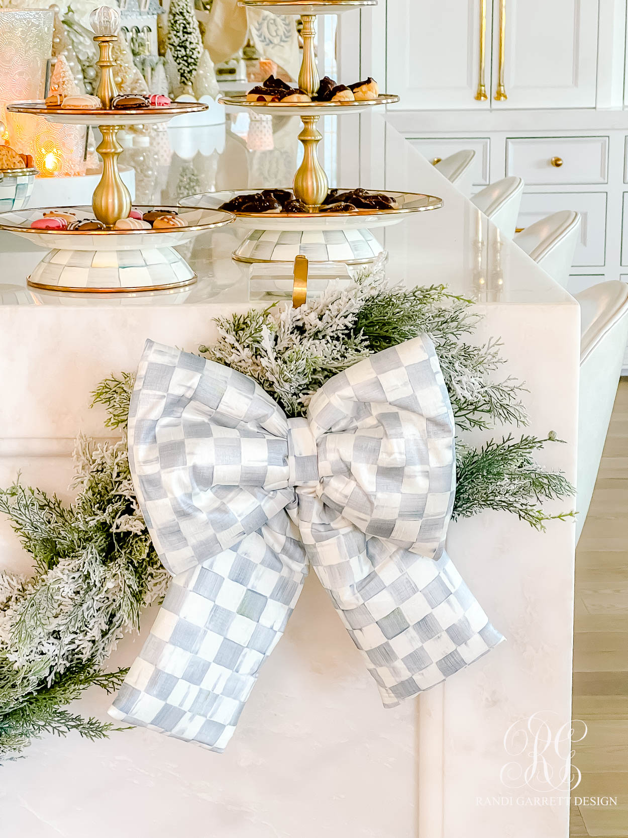 Simple Holiday Entertaining Ideas + Gorgeous Hosting Pieces