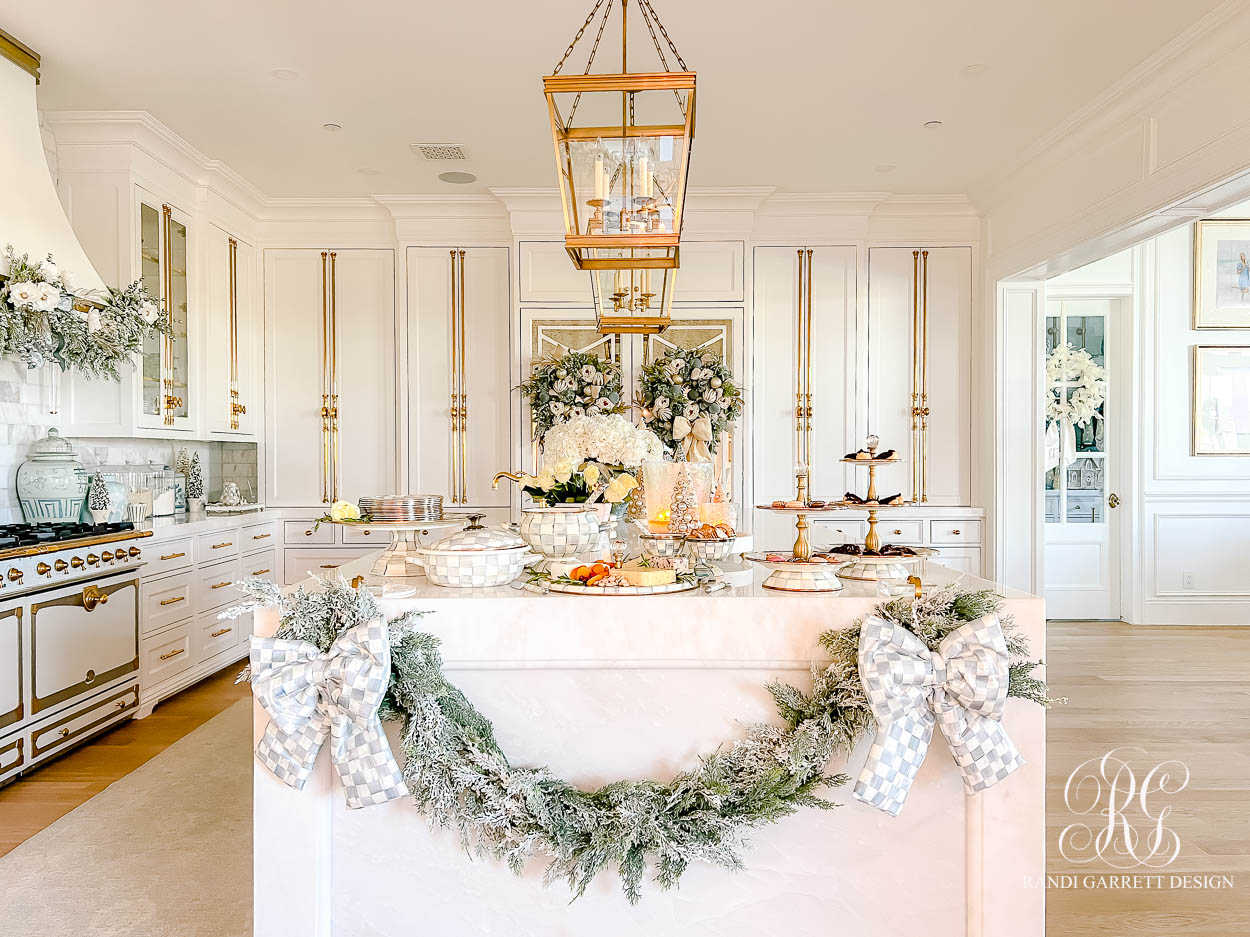 Simple Holiday Entertaining Ideas + Gorgeous Hosting Pieces