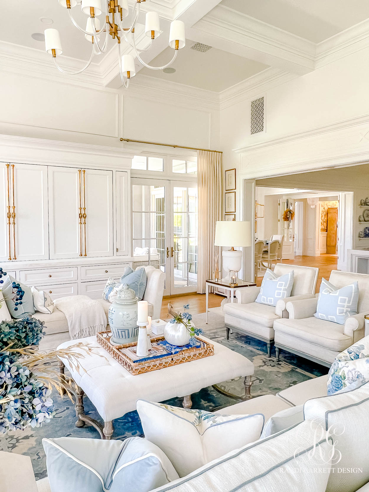 Summer Fades to Fall Family Room Tour fall decor ideas