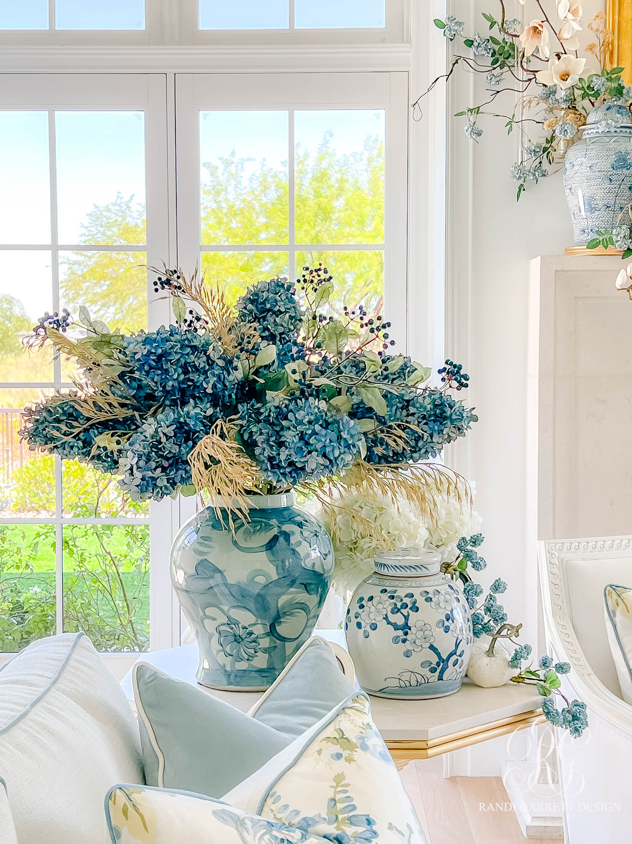 Summer Fades to Fall Family Room Tour fall decor ideas