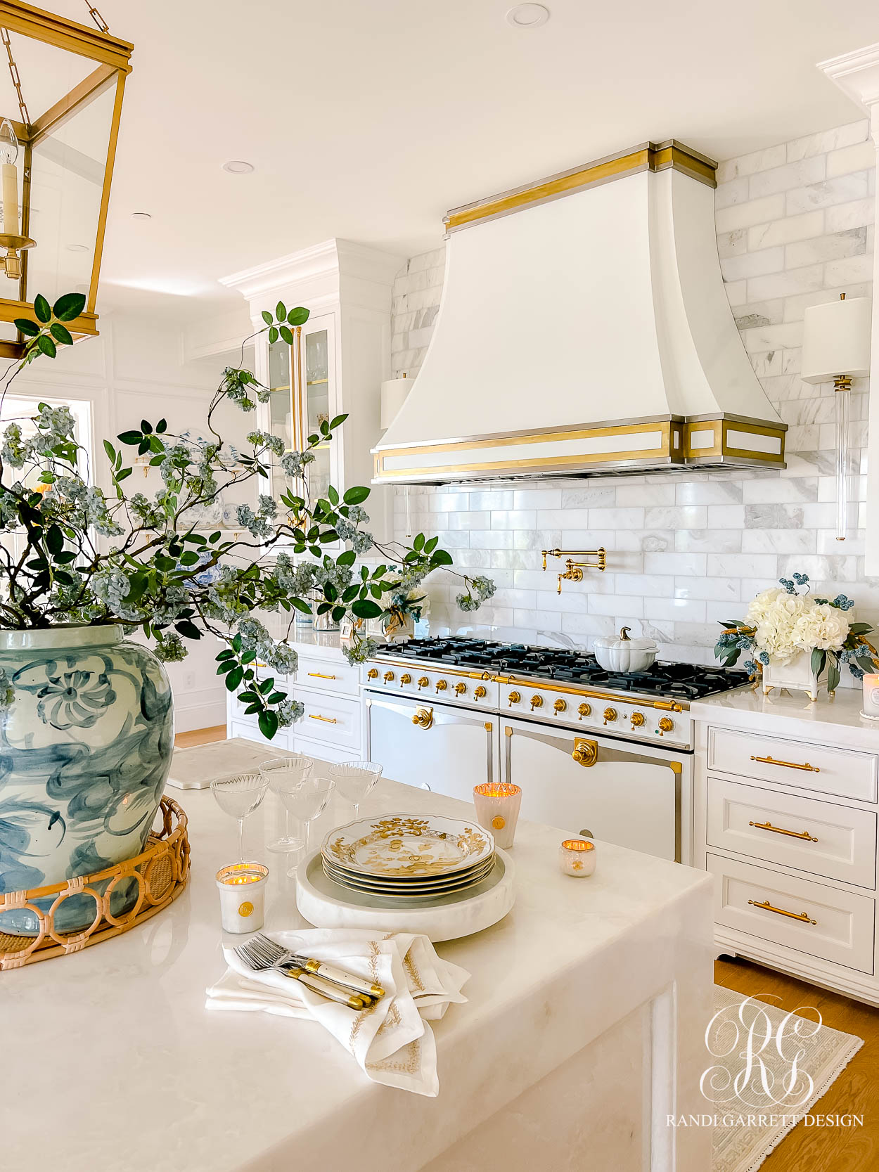 How to Style Your Kitchen for Fall with Timeless Elegance