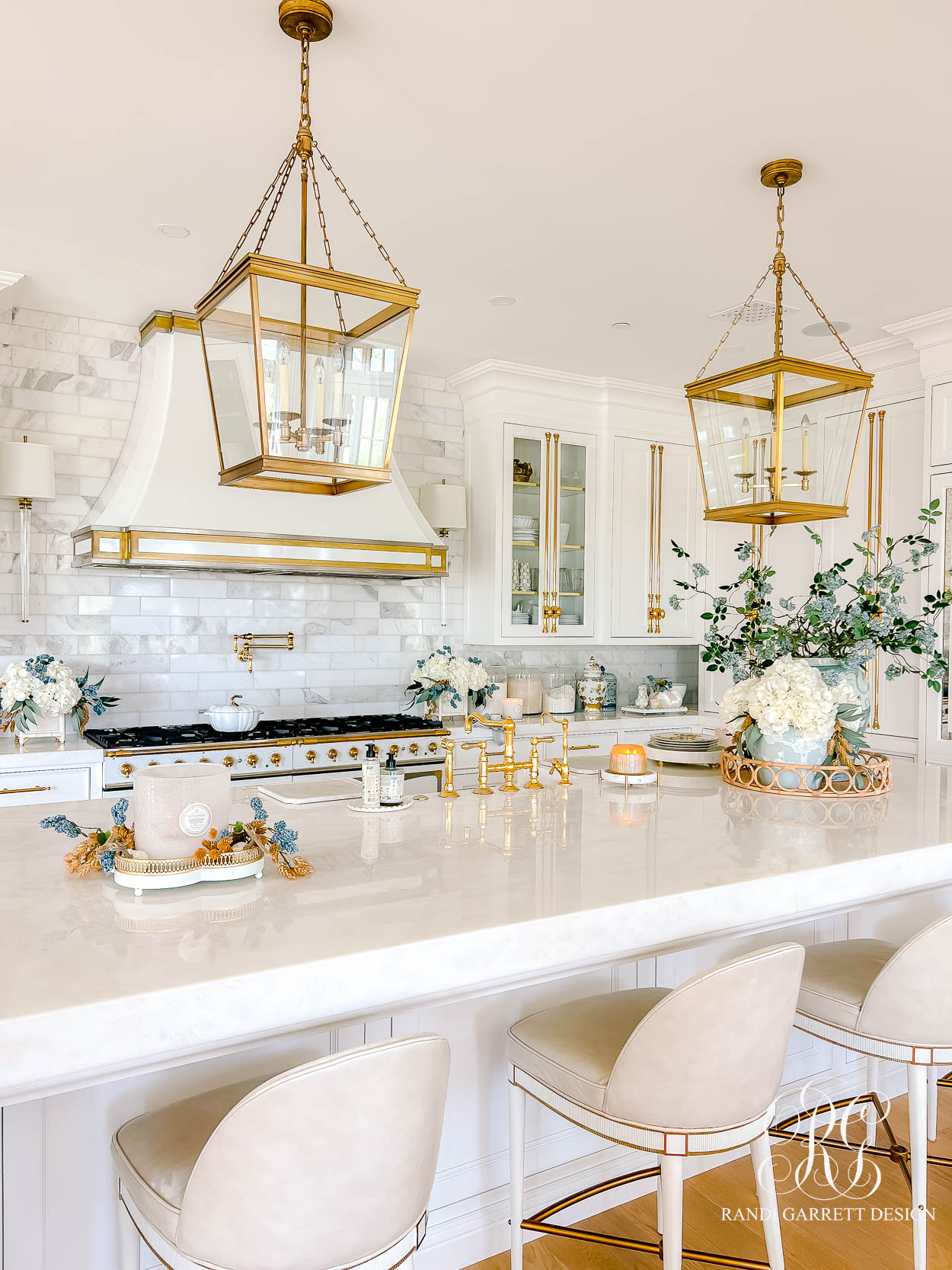 How to Style Your Kitchen for Fall with Timeless Elegance