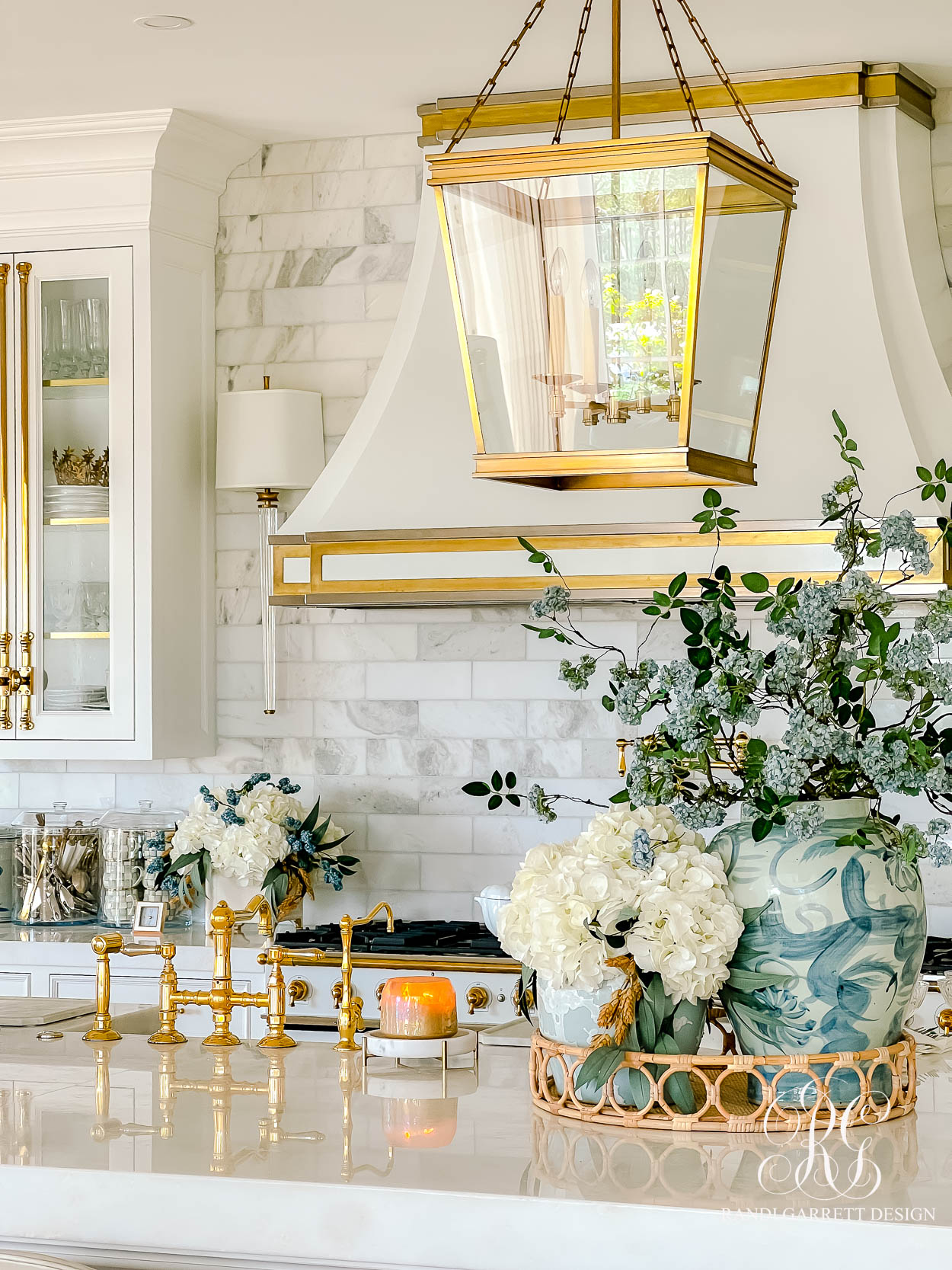 How to Style Your Kitchen for Fall with Timeless Elegance