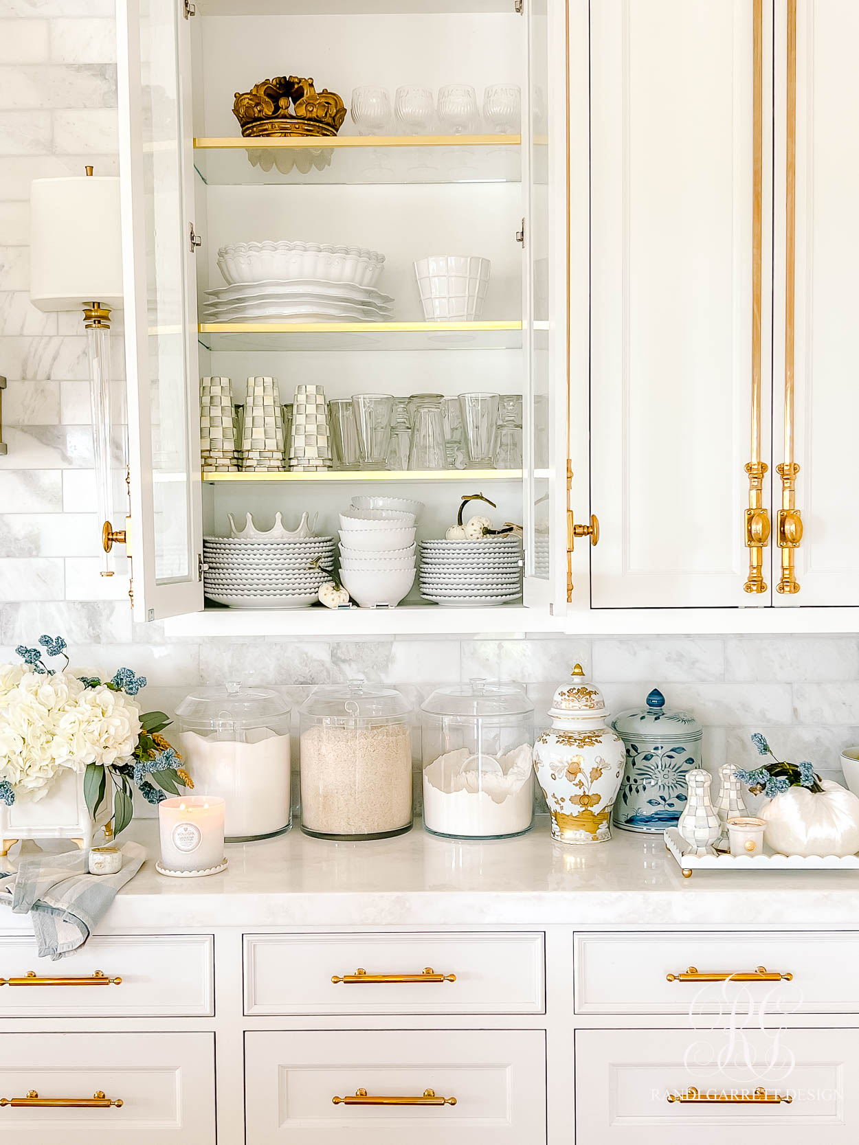 How to Style Your Kitchen for Fall with Timeless Elegance