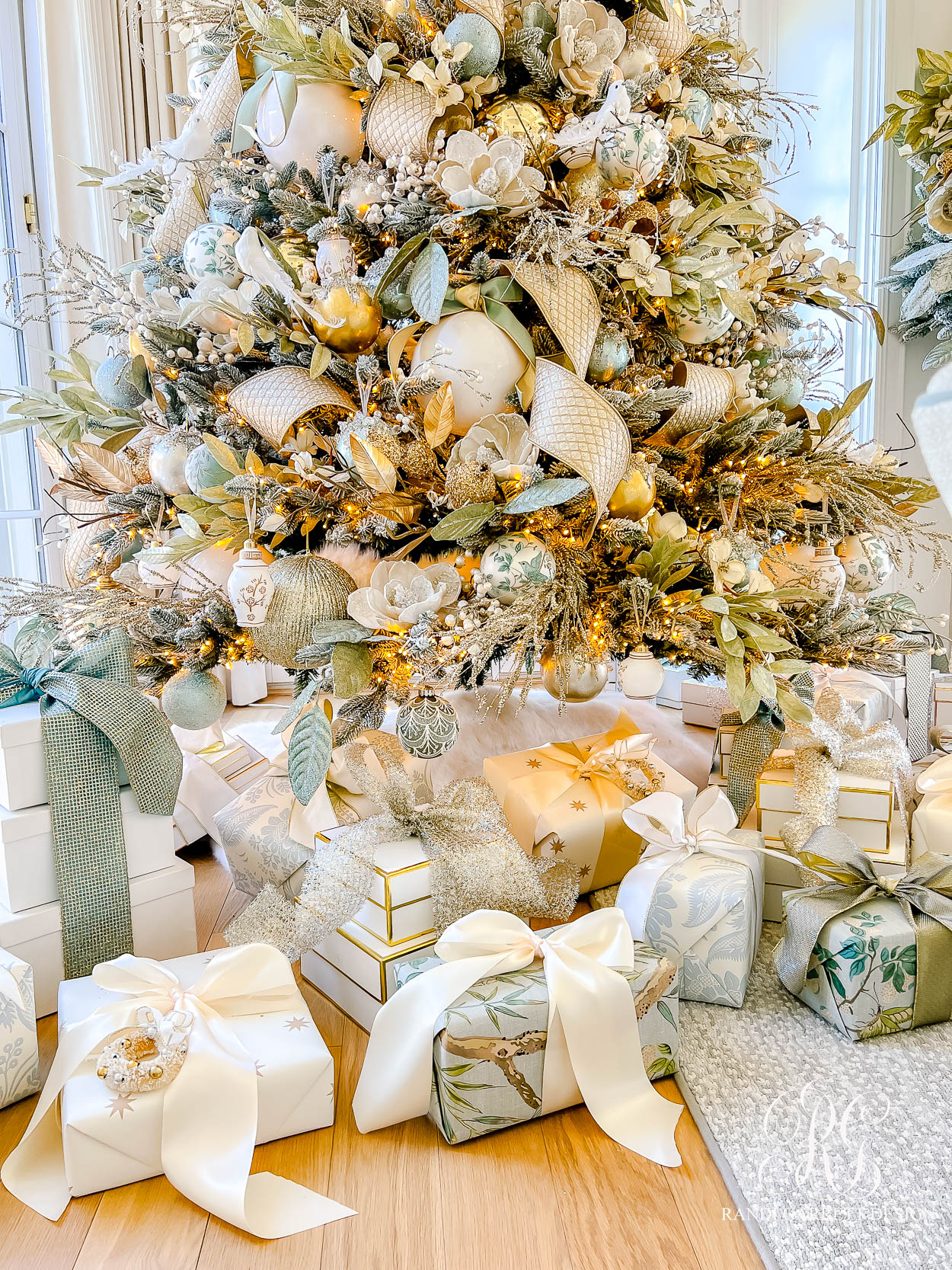 Chinoiserie Inspired Christmas Tree