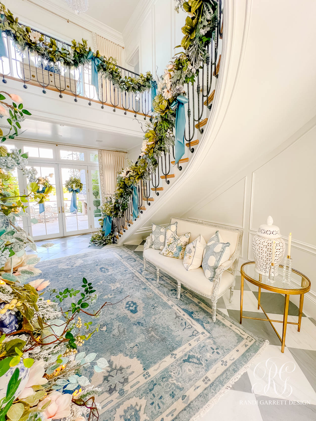 A Festive Entry Table: Magnolia, Candles & Chinoiserie Touches