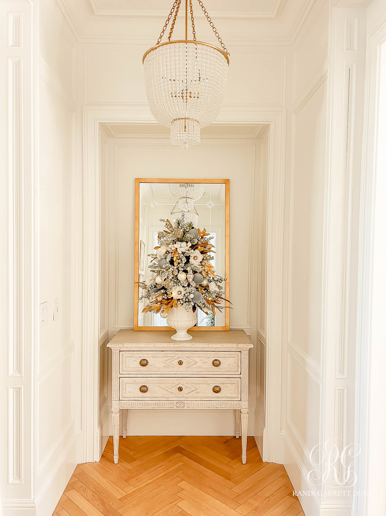 How I’m Styling My Favorite Accent Tables for Christmas