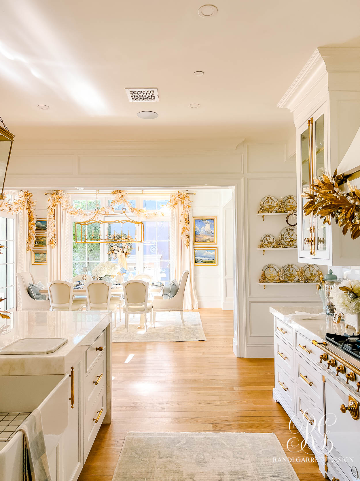 A White and Gold Christmas Kitchen That Shines with Holiday Elegance