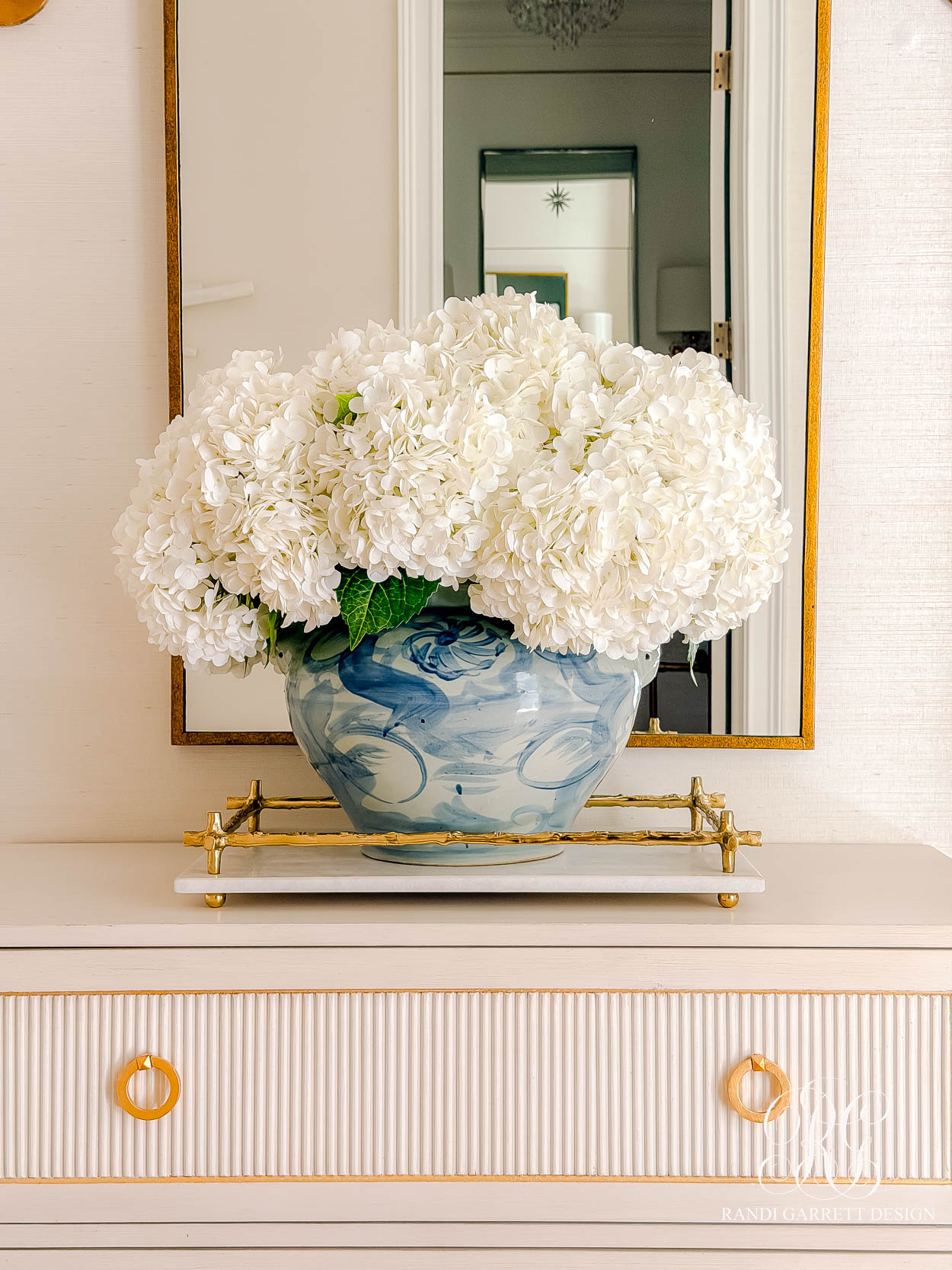 Simple Spring Floral Arrangements to Brighten your Home for Spring