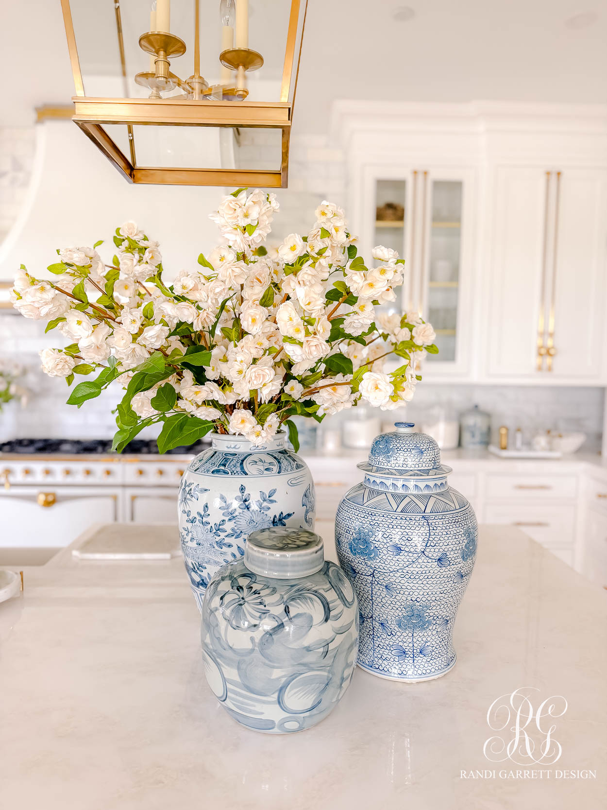 Styling Ginger Jars: Timeless Blue & White Decor Ideas for Every Room