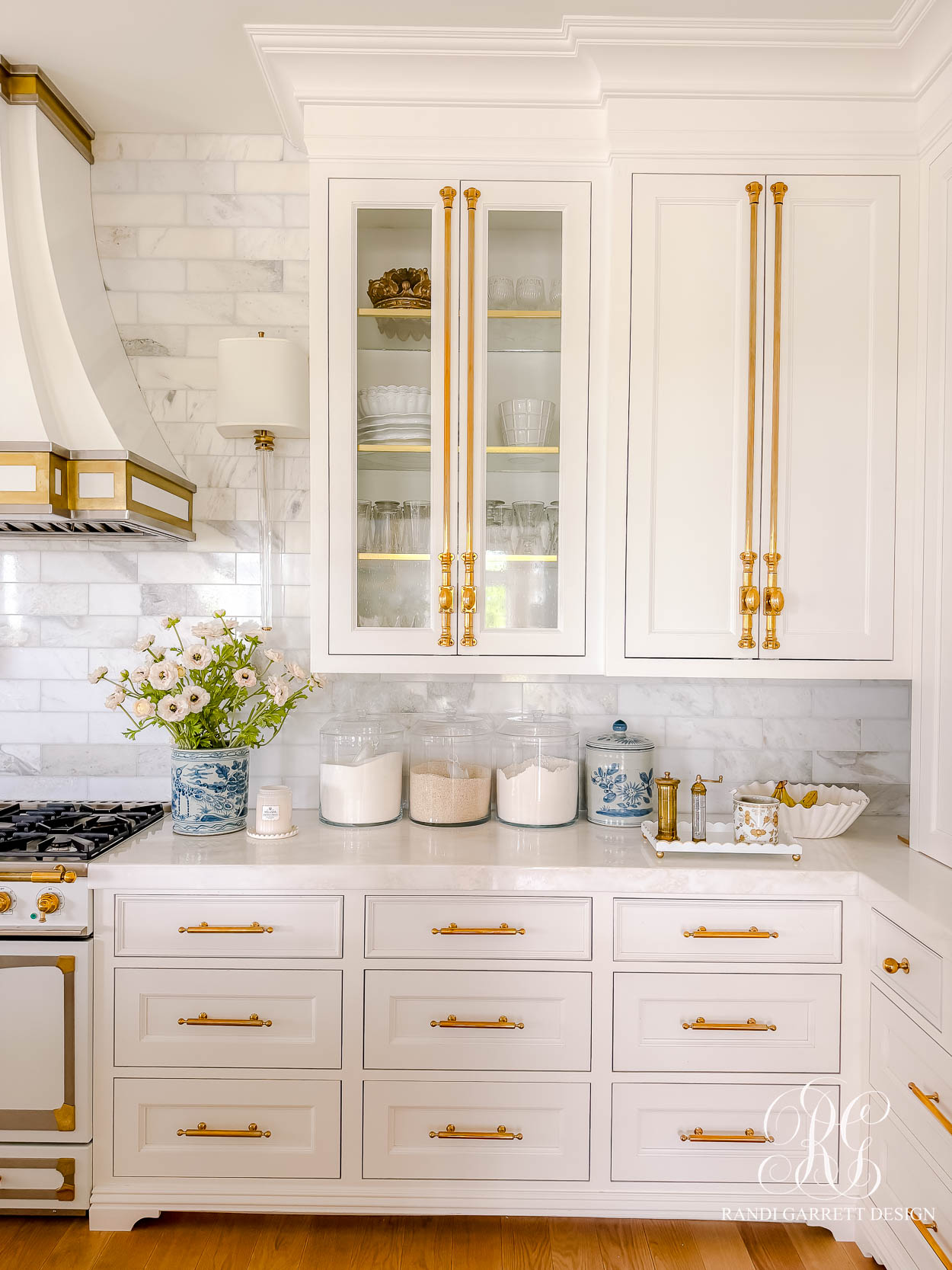Styling Ginger Jars: Timeless Blue & White Decor Ideas for Every Room