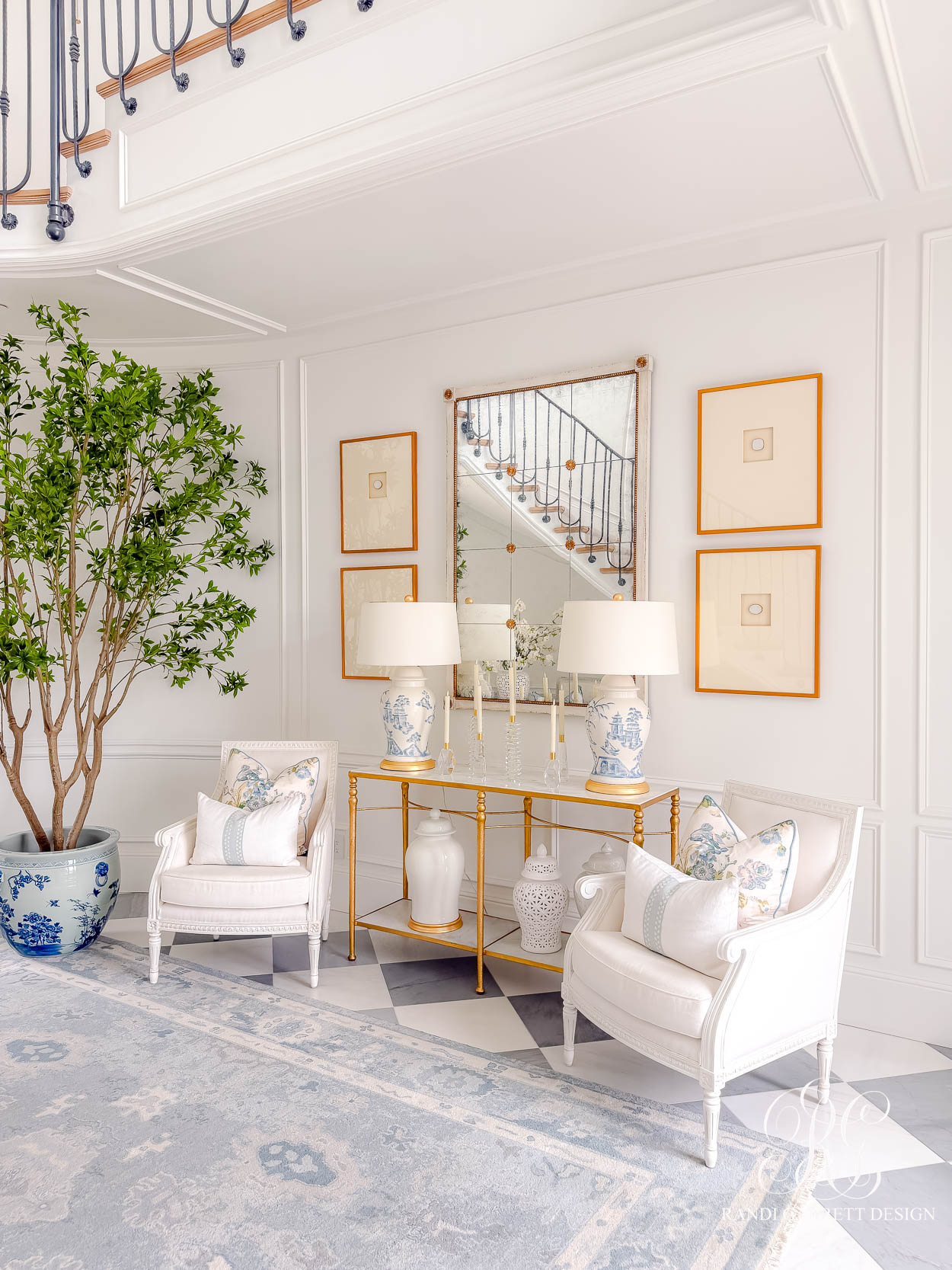 Styling Ginger Jars: Timeless Blue & White Decor Ideas for Every Room