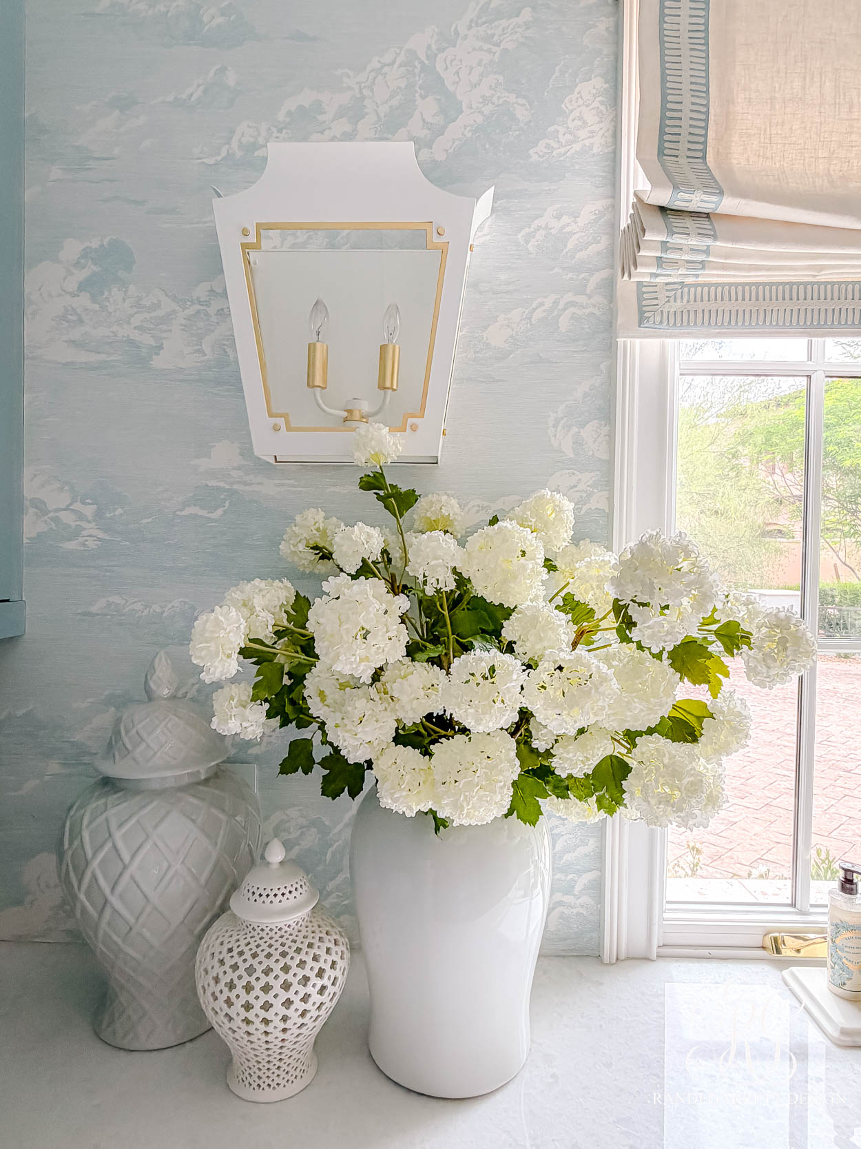 Styling Ginger Jars: Timeless Blue & White Decor Ideas for Every Room