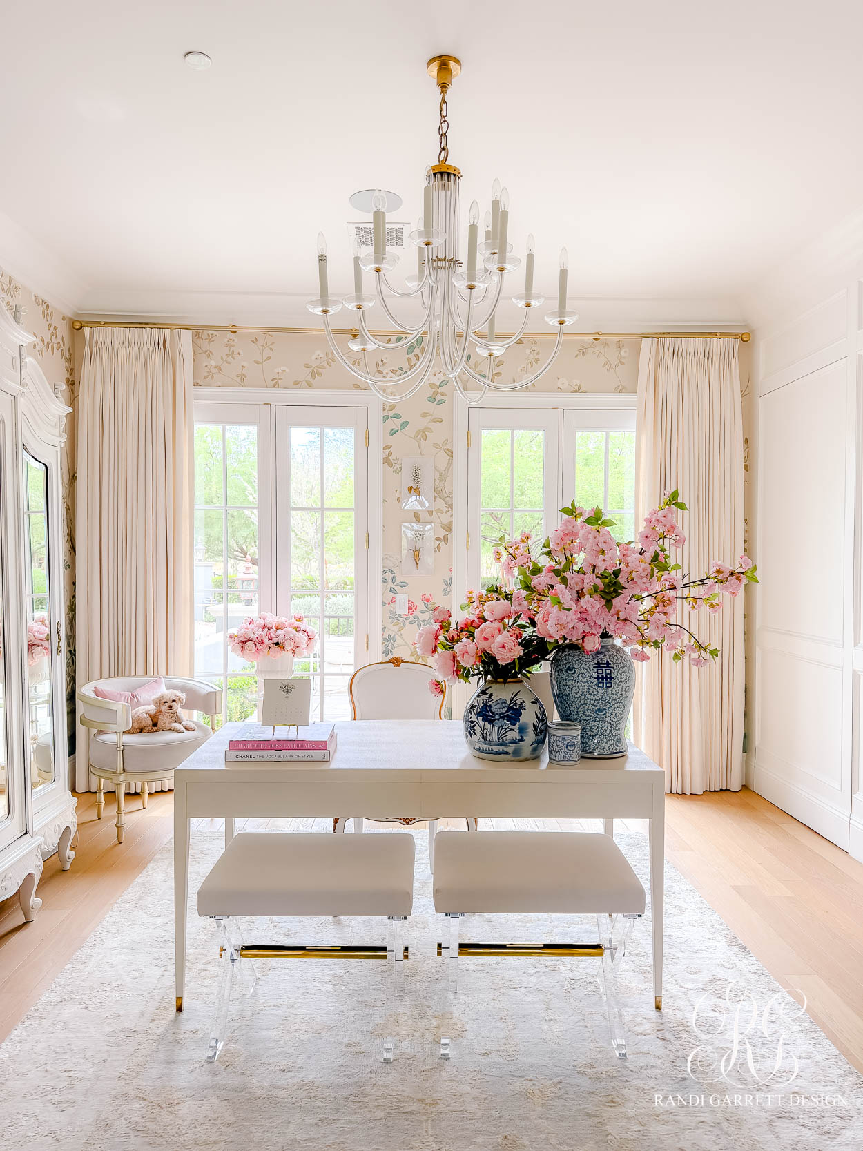 Styling Ginger Jars: Timeless Blue & White Decor Ideas for Every Room