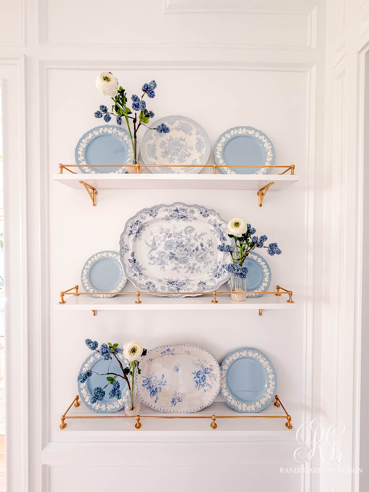 Simple Spring Decor Ideas for a Fresh & Elegant Home (Blue and White Spring Styling)
