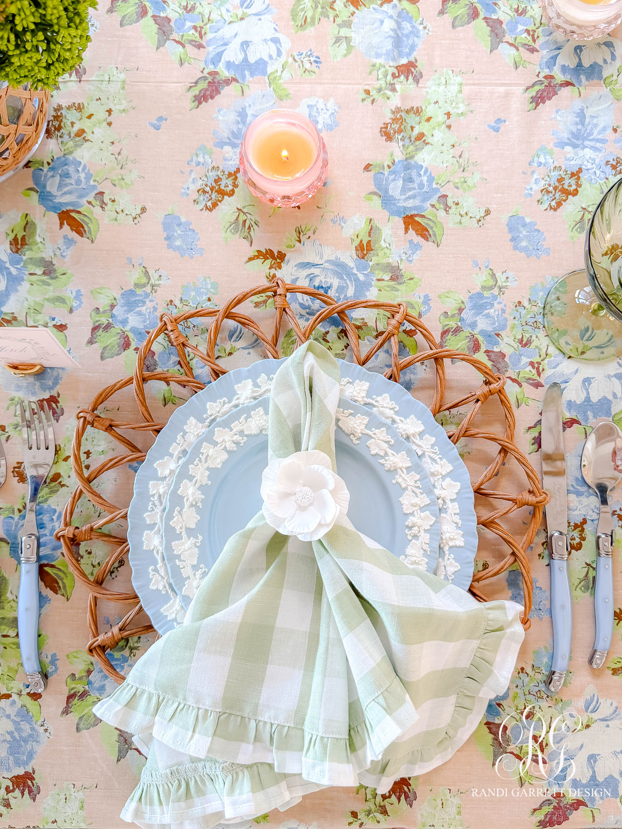 Spring Floral Tablescape Ideas for a Fresh and Elegant Table Setting