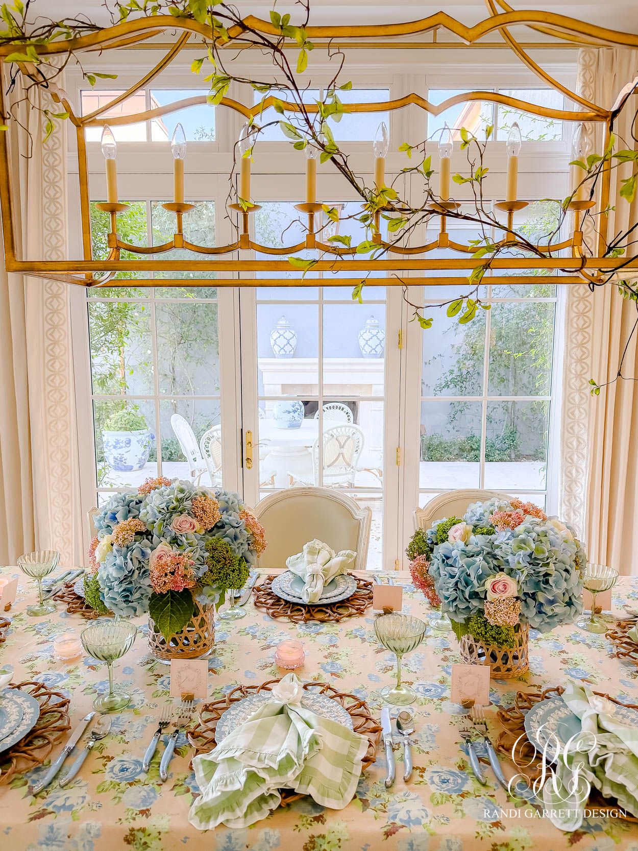 Spring Floral Tablescape Ideas for a Fresh and Elegant Table Setting