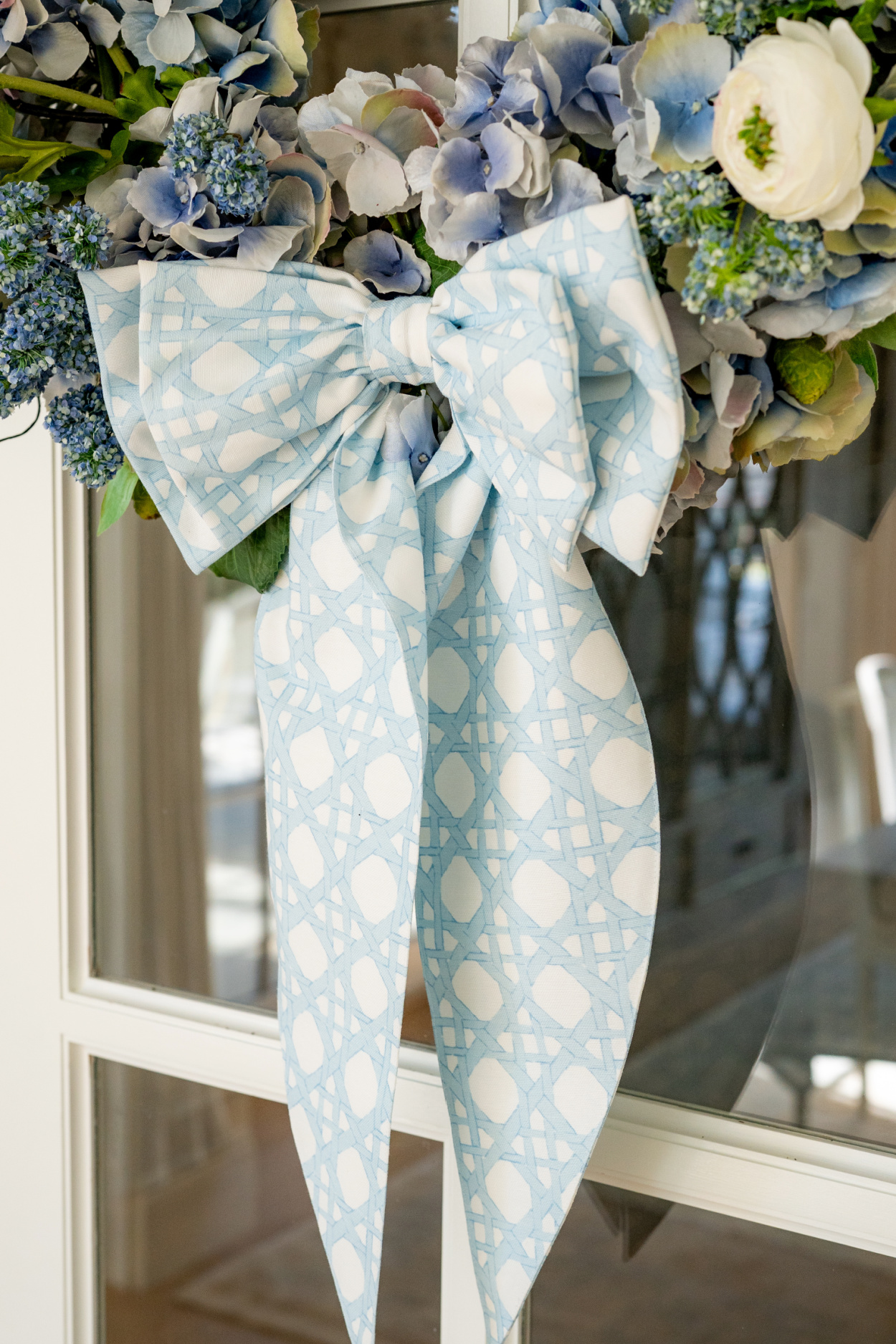 Lynette cane wreath bow