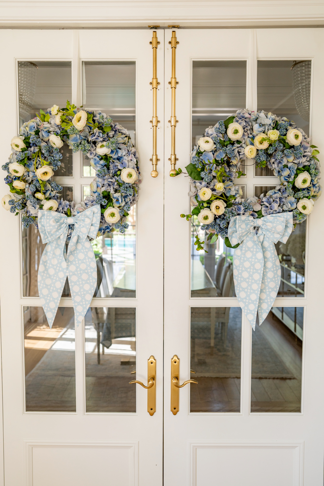 Lynette Cane wreath bow 