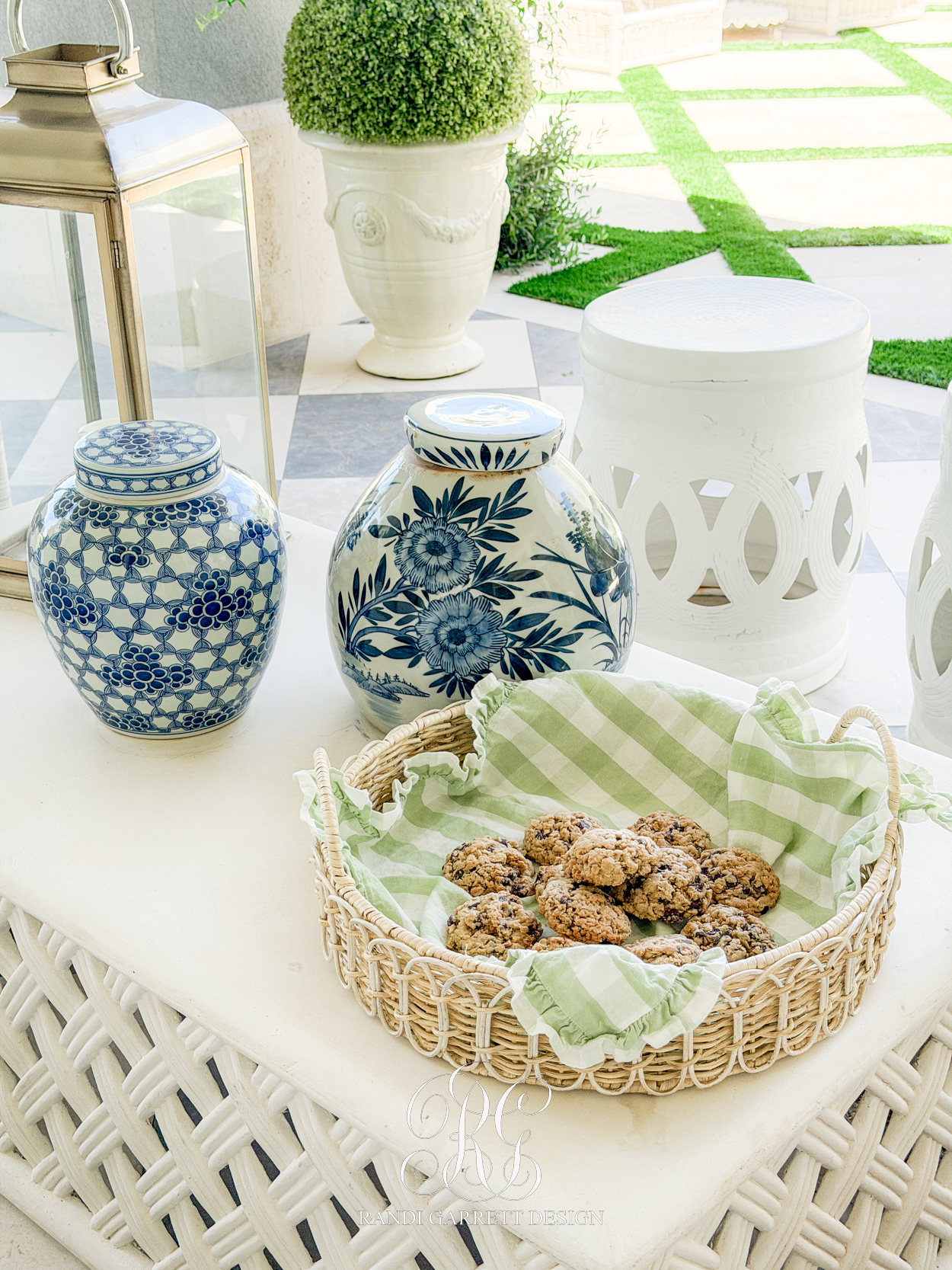 Summer Outdoor Hosting Essentials + Styling Ideas