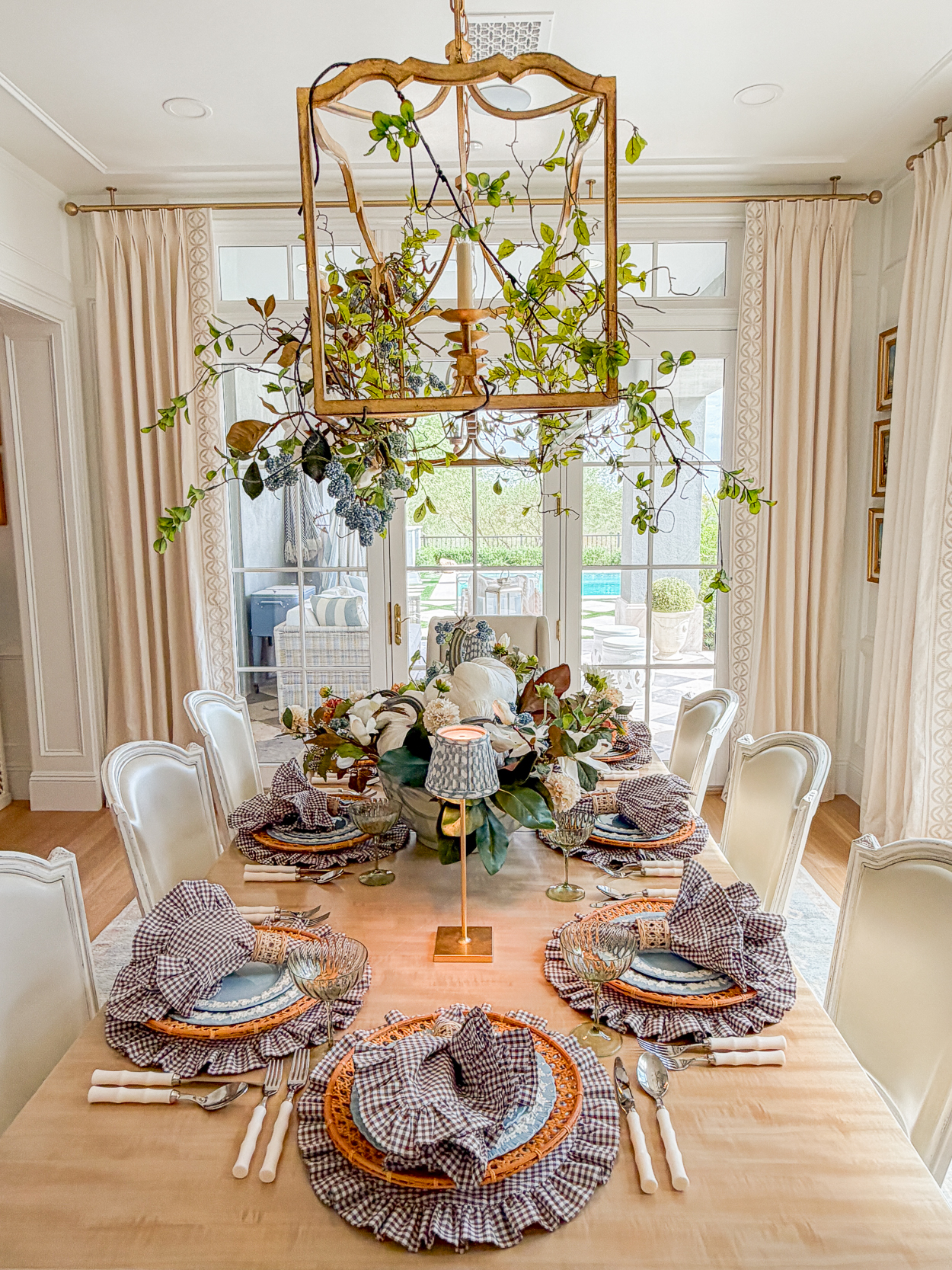 A Simple Fall Table with Soft Autumn Layers