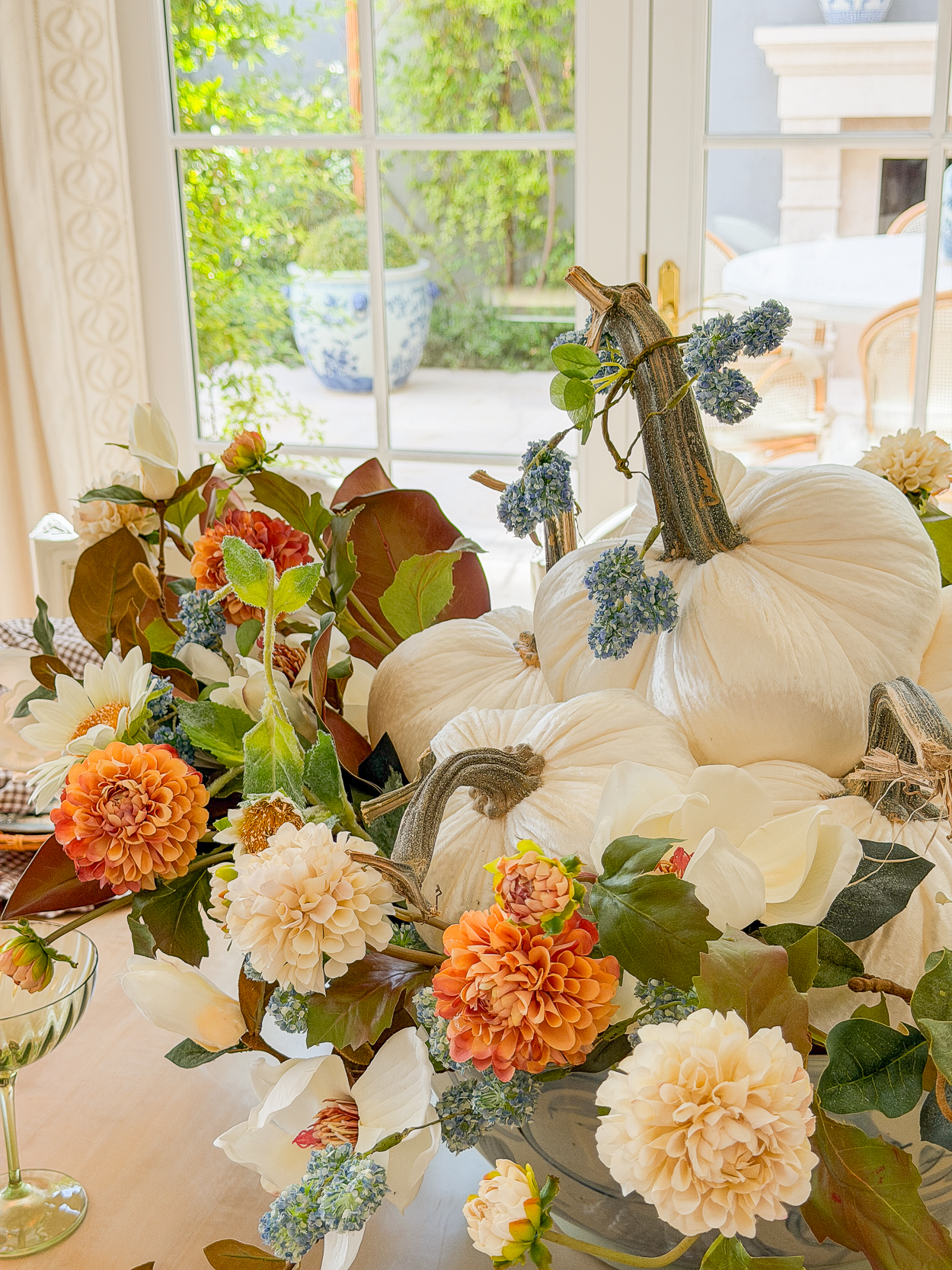 A Simple Fall Table with Soft Autumn Layers