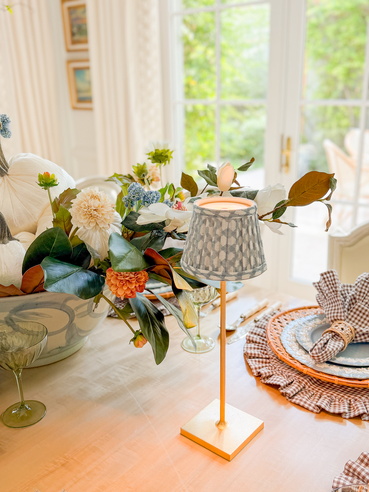 A Simple Fall Table with Soft Autumn Layers